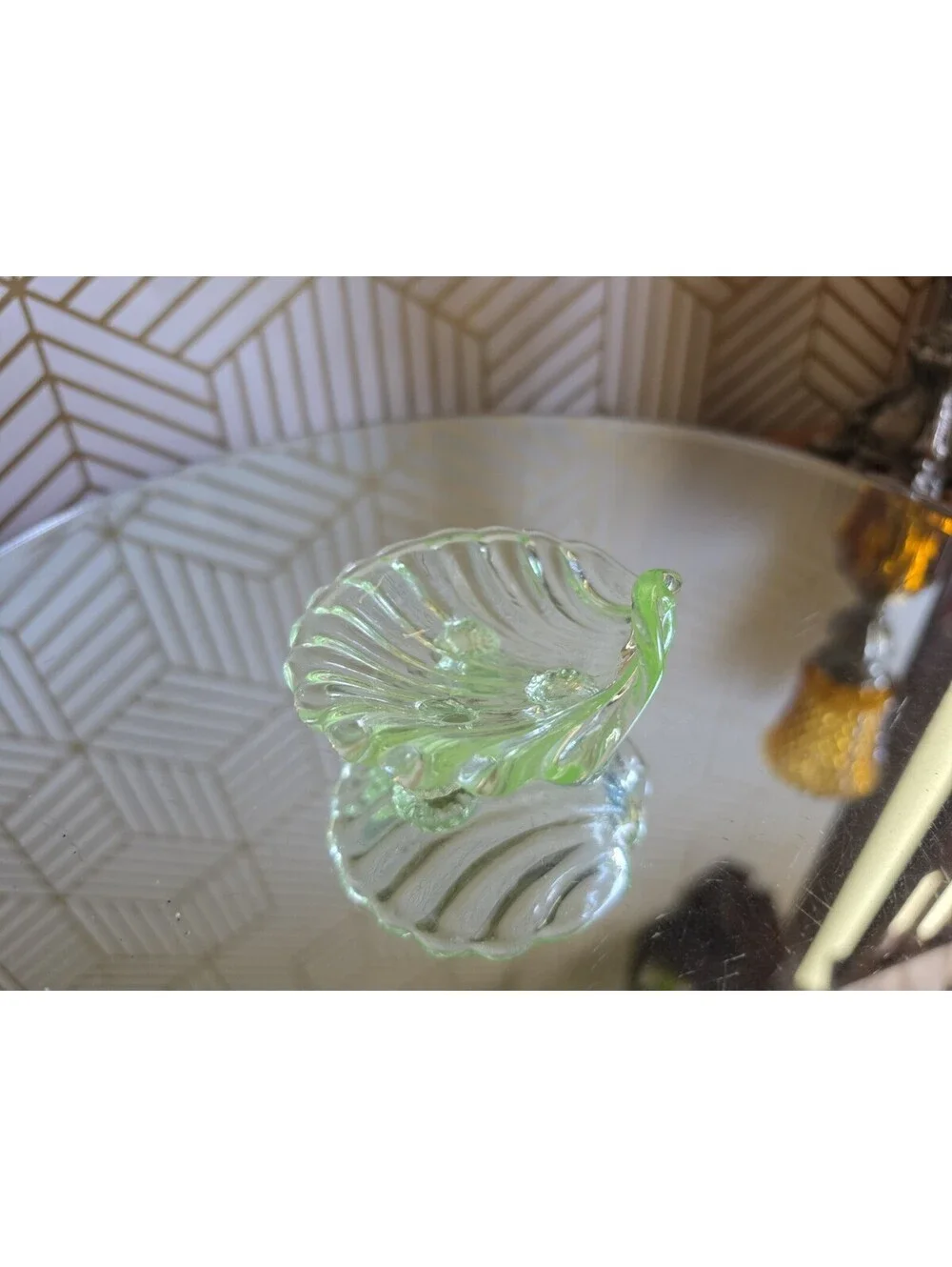 Vintage Cambridge Glass Company Uranium Scalloped Shell Salt Cellar Uv Reactive